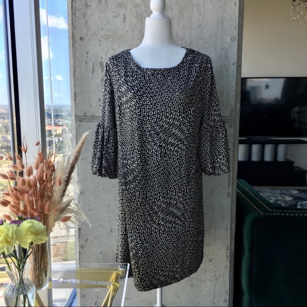 Lapis Black and White Geometric Shape Puff Sleeves Dress L